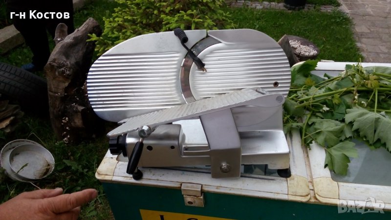 1.Колбасорезачка Професионална от неръждавейка  Испания Вт. Употреба  със нож ф – 22 см. Цена – 450л, снимка 1