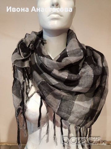 ШАЛ КАРЕ СЪС СРЕБРИСТА НИШКА, снимка 1