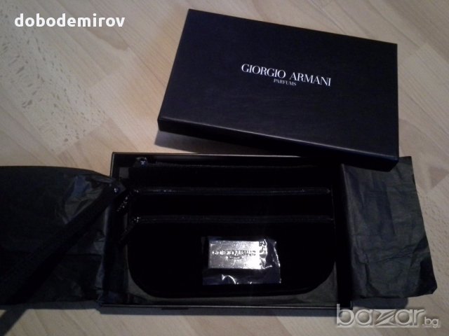 Нова чанта/клъч кадифе Giorgio Armani Velvet Black Wristlet оригинал, снимка 18 - Чанти - 12744741