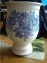 Ваза - керамика със сини цветя
