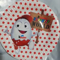 Шоколадово яйце Киндер kinder surprise 10 бр парти чинии чинийки, снимка 1 - Чинии - 26146125