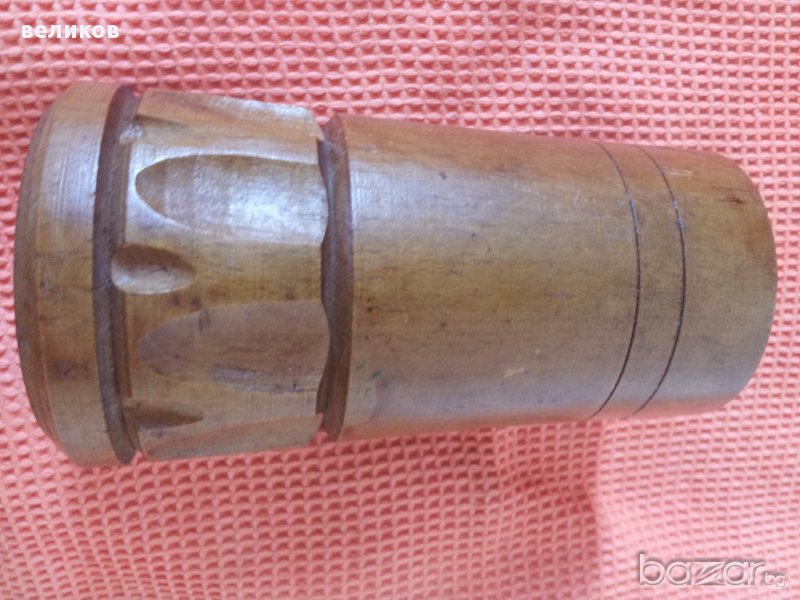 масивен молимник бук  запазен доста добре, снимка 1