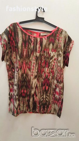 Дамска блуза в инрересен принт, снимка 1 - Тениски - 21179248