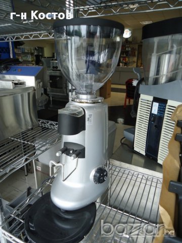 1. Електрона кафемелачка професионална със време за точен грамаж на кафето и свеж аромат на току що , снимка 2 - Кафе машини - 12232880
