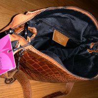 Нова дамска чанта, естествена кожа Pia Sassi Italy, снимка 5 - Чанти - 26145724