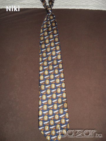 Вратовръзка Пиер Карден