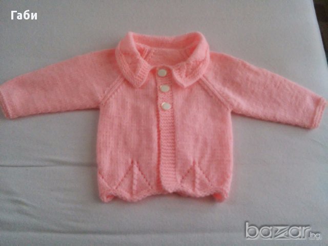 Ръчно плетена бебешка жилетка, снимка 2 - Жилетки и елечета за бебе - 16391446