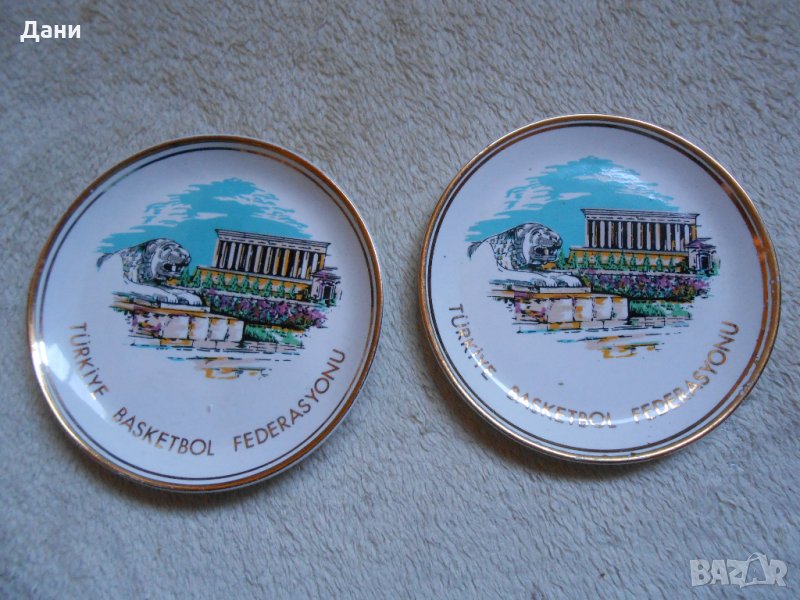 Два броя ретро чиния за стена YPS Sumer Bank Turk Mali, снимка 1