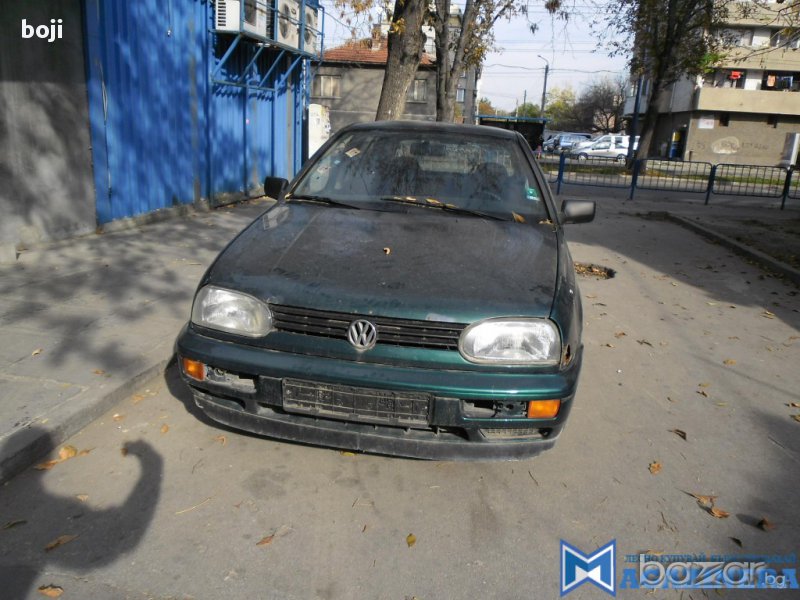 Фолксваген Голф 1.8 куб.90к.с. на части!, снимка 1