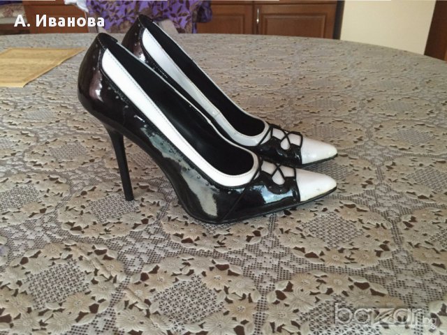 Дамски обувки в черно-бяло, снимка 4 - Дамски обувки на ток - 15835846