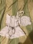 Бебешка бяла рокля със сребристо коланче , гащи и лента, снимка 1 - Бебешки рокли - 24843974