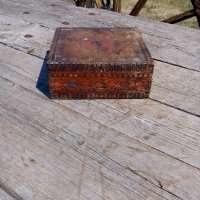 Старинна дървена кутия, снимка 4 - Антикварни и старинни предмети - 16886817