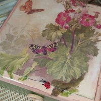 Кутия с декупаж"Пеперуди и цветя", снимка 1 - Декорация за дома - 24040597