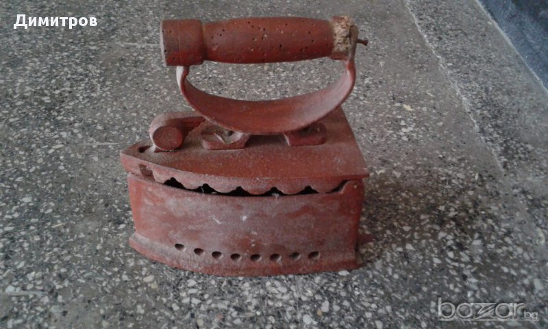 Стара ютия,тостер и стар полицейски колан, снимка 1