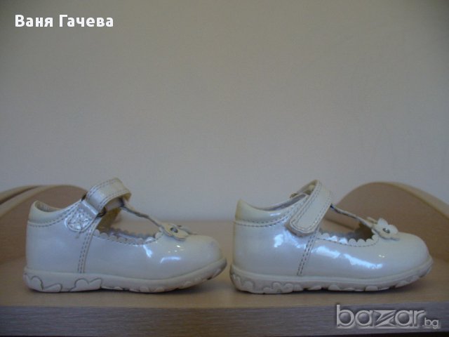 Два чифта детски обувки Mothercare №19, снимка 2 - Детски маратонки - 17962492