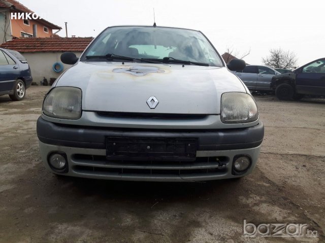 Рено Clio 2000 година