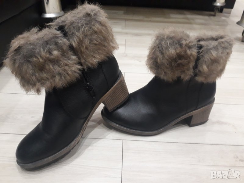 Дамски черни кожени боти с пух - с подплата , много топли !, снимка 1