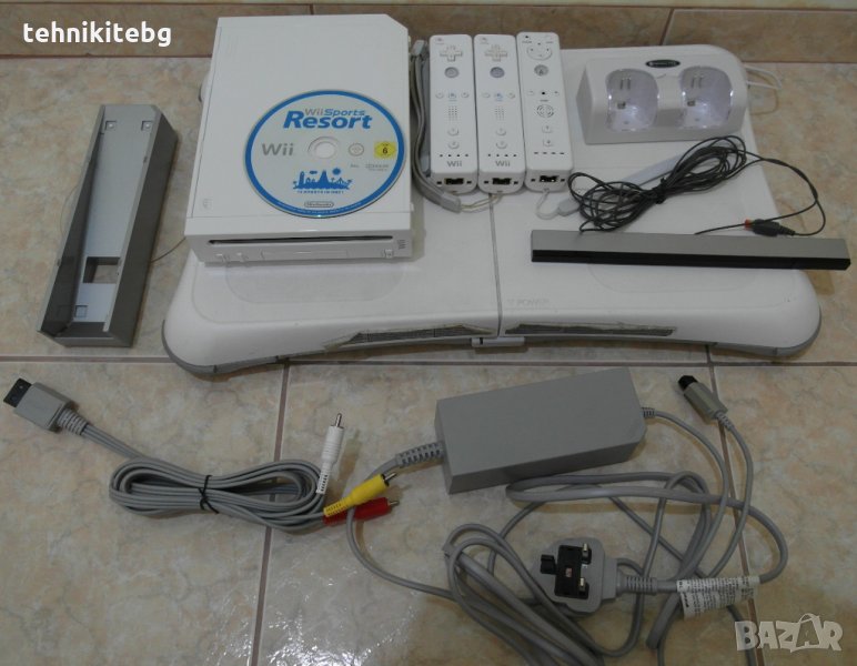 Nintendo Wii конзола с джойстици и други неща , внос от Англия, снимка 1
