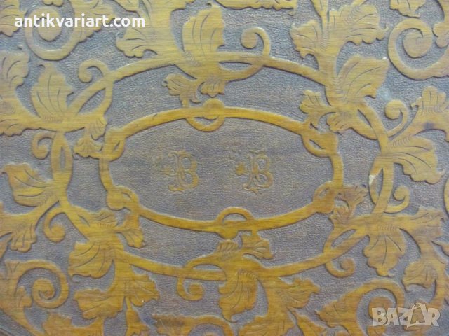 Стар дървен махагонов поднос ,ръчно резбован,монограм, снимка 3 - Декорация за дома - 24312453