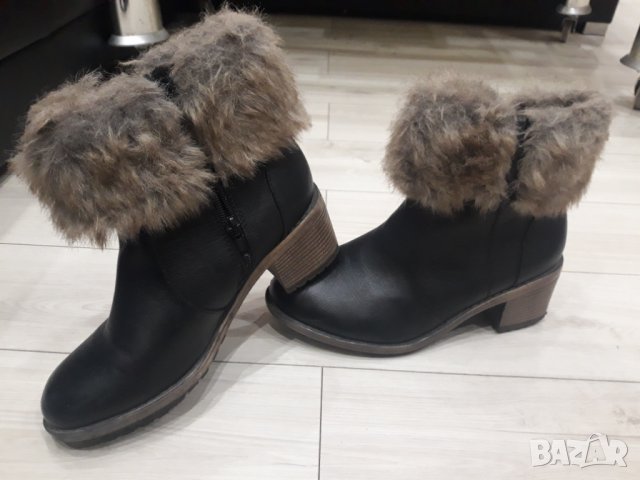 Дамски черни кожени боти с пух - с подплата , много топли !