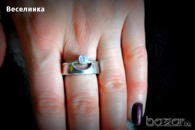 Красив и стилен, дамски, сребърен пръстен с бял камък-059, снимка 1