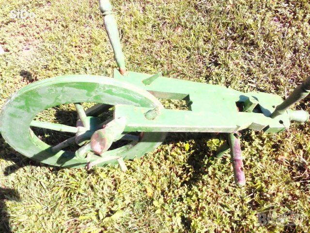 Чекрък за предене на вълна от 1937г. и 4 бр.масури с размери от 27 до 33 см +2 вретена за предене, снимка 9 - Колекции - 22186162