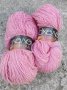 Българска прежда в розов цвят-2 броя , снимка 1 - Подаръци за жени - 11693252