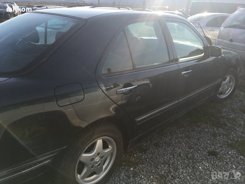 Е класа 2000г. 11 месец Фейслифт 2.2cdi дизел, снимка 1