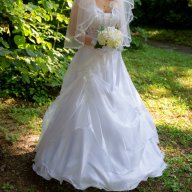 Продавам сватбена рокля+було+букет, снимка 1 - Сватбени рокли - 16995771