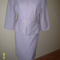 Кремав дамски костюм, снимка 1 - Костюми - 19920310