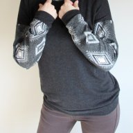 Елегантен пуловер в черно, снимка 1 - Блузи с дълъг ръкав и пуловери - 9550284