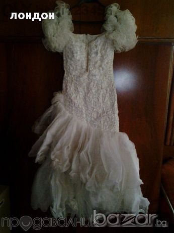 ПРОДАВАМ ЧИСТО НОВА БУЛЧЕНСКА РОКЛЯ ТИП БАРБИ 13
