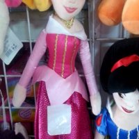Плюшени кукли-Принцесите,Алиса,Елза,Анна,Аврора.Покахонтас.., снимка 7 - Кукли - 9704365