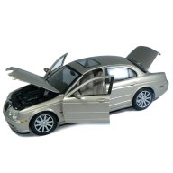 модел на автомобил от метал и пластмаса JAGUAR S-TYPE в мащаб 1/18, снимка 2 - Коли, камиони, мотори, писти - 16729359