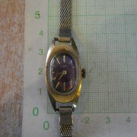Часовник "Luch" дамски ръчен с верижка съветски работещ , снимка 1 - Дамски - 16427040