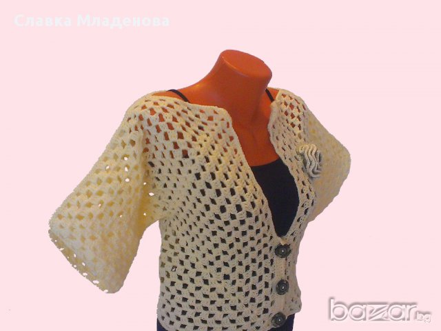 Елегантна жителка в цвят екрю със зелена роза, снимка 4 - Жилетки - 14792513