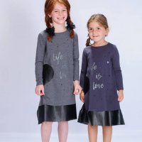Рокля "Животът е любов" от ZINC в сив меланж с кожени елементи - 98, 104, 110 см., снимка 5 - Детски рокли и поли - 24088298