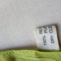 Шал коприна, зелен с дребни фигурки 50 х 50 см , снимка 2 - Шапки - 24456312