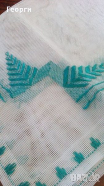 Ръчно бродирано каре, снимка 1