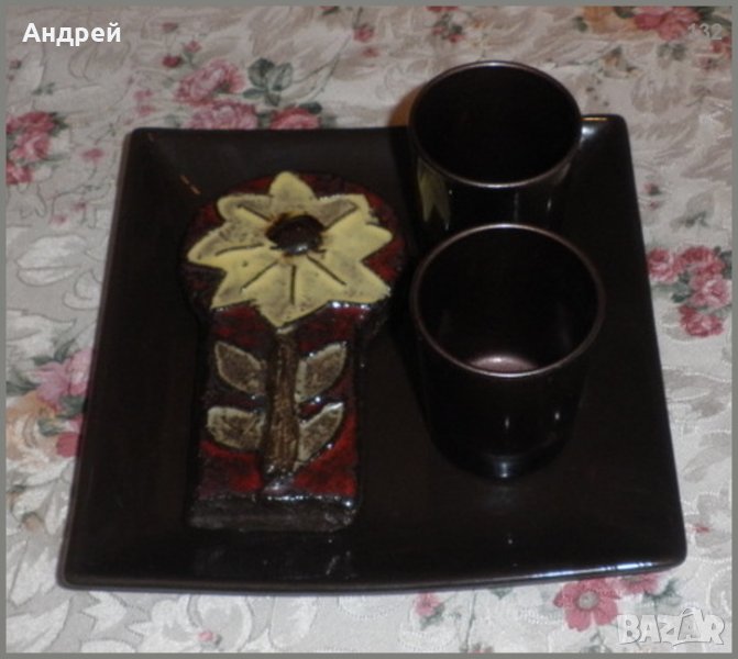 Тъмен шоколад-лот керамична  чиния +керамично цвете  +две стъклени чаши, снимка 1