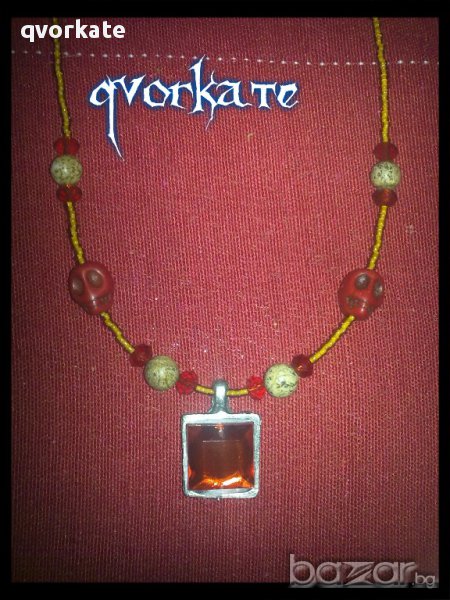 Колие плочка с черепи и мъниста, снимка 1