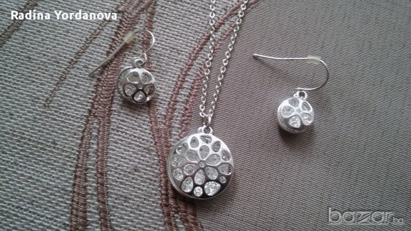  Чисто нов посребрен комплект колие с обички, снимка 1