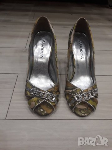 Елегантни дамски отворени обувки марка Afrodita с цветни мотиви и сребристи камъчета, снимка 4 - Дамски обувки на ток - 23793706