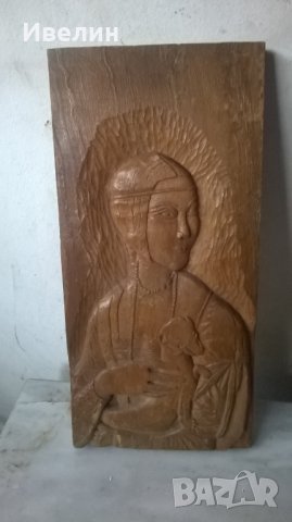 дърворезба-дамата с хермелина