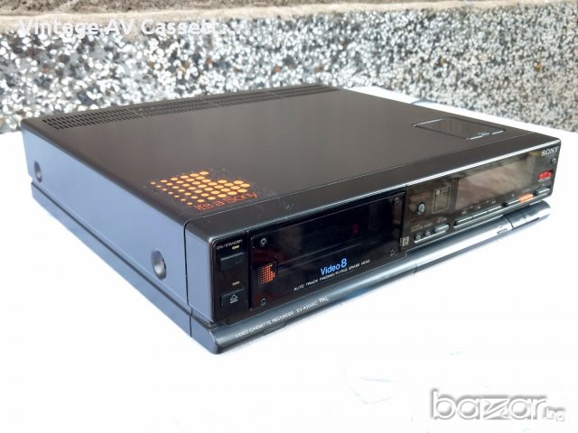 Продавам Video 8 Видеорекордер Sony EV-A300EC  			