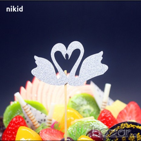 2 Лебеда лебеди сребрист брокат мек топер с клечка за торта мъфин украса, снимка 1