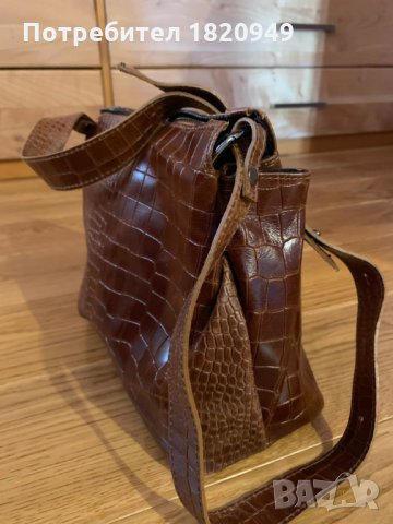 Нова дамска чанта, естествена кожа Pia Sassi Italy, снимка 3 - Чанти - 26145724