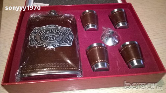 Jack daniels нов подаръчен комплект-24/18/4см-внос швеицария, снимка 4 - Антикварни и старинни предмети - 16341229
