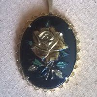 ретро медальон, снимка 1 - Колиета, медальони, синджири - 24722733