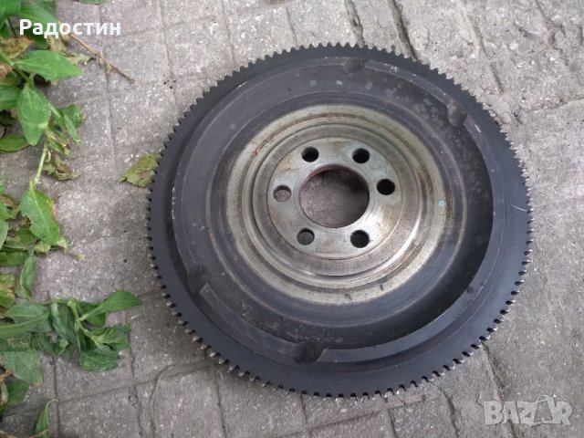 маховик за vw polo, снимка 1 - Части - 22244995